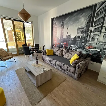 Apartment Orange 4 *